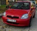 Красный Тойота Ярис, объемом двигателя 1 л и пробегом 185 тыс. км за 2700 $, фото 1 на Automoto.ua