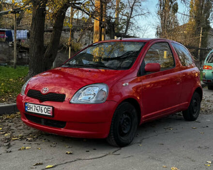 Красный Тойота Ярис, объемом двигателя 1 л и пробегом 185 тыс. км за 2700 $, фото 1 на Automoto.ua