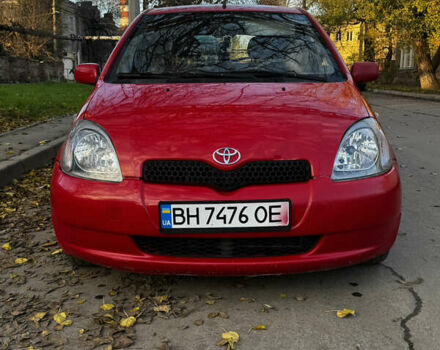 Красный Тойота Ярис, объемом двигателя 1 л и пробегом 185 тыс. км за 2700 $, фото 3 на Automoto.ua