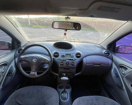 Червоний Тойота Яріс, об'ємом двигуна 1.3 л та пробігом 200 тис. км за 3500 $, фото 4 на Automoto.ua