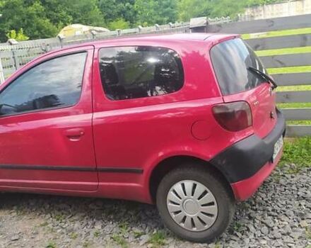 Красный Тойота Ярис, объемом двигателя 1.4 л и пробегом 325 тыс. км за 3550 $, фото 2 на Automoto.ua
