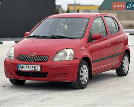 Красный Тойота Ярис, объемом двигателя 1 л и пробегом 240 тыс. км за 2600 $, фото 2 на Automoto.ua