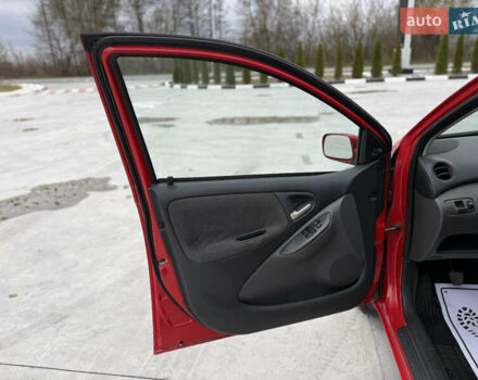 Красный Тойота Ярис, объемом двигателя 1 л и пробегом 240 тыс. км за 2600 $, фото 19 на Automoto.ua