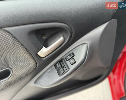 Красный Тойота Ярис, объемом двигателя 1 л и пробегом 240 тыс. км за 2600 $, фото 20 на Automoto.ua