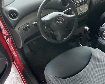 Красный Тойота Ярис, объемом двигателя 1.3 л и пробегом 140 тыс. км за 4950 $, фото 3 на Automoto.ua