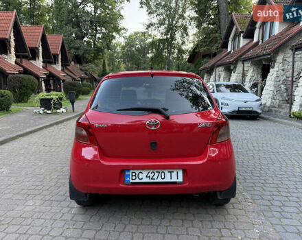 Красный Тойота Ярис, объемом двигателя 1.3 л и пробегом 181 тыс. км за 5800 $, фото 5 на Automoto.ua