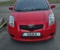 Красный Тойота Ярис, объемом двигателя 1.3 л и пробегом 221 тыс. км за 5500 $, фото 1 на Automoto.ua