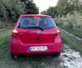 Красный Тойота Ярис, объемом двигателя 1.3 л и пробегом 186 тыс. км за 5300 $, фото 1 на Automoto.ua