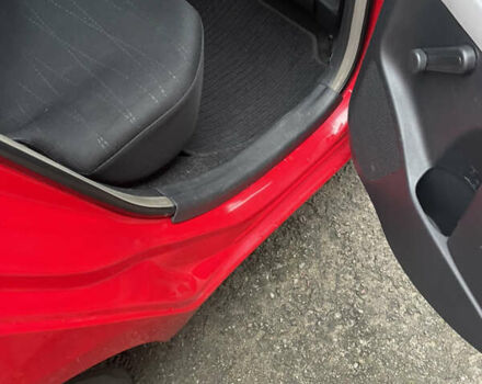 Красный Тойота Ярис, объемом двигателя 1.3 л и пробегом 182 тыс. км за 5900 $, фото 13 на Automoto.ua