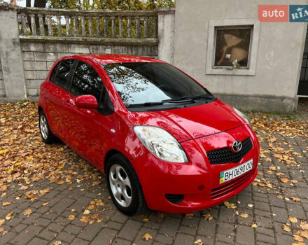 Красный Тойота Ярис, объемом двигателя 1.3 л и пробегом 158 тыс. км за 4999 $, фото 5 на Automoto.ua