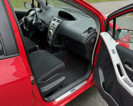 Красный Тойота Ярис, объемом двигателя 1.3 л и пробегом 151 тыс. км за 4950 $, фото 14 на Automoto.ua