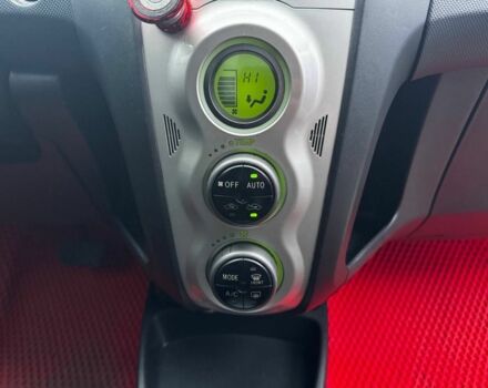 Красный Тойота Ярис, объемом двигателя 1.3 л и пробегом 147 тыс. км за 5400 $, фото 13 на Automoto.ua