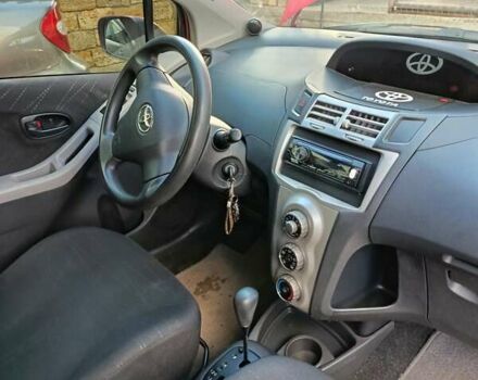 Червоний Тойота Яріс, об'ємом двигуна 1.3 л та пробігом 152 тис. км за 6000 $, фото 13 на Automoto.ua