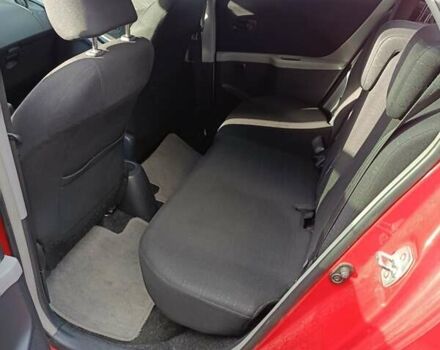 Червоний Тойота Яріс, об'ємом двигуна 1.3 л та пробігом 152 тис. км за 6000 $, фото 18 на Automoto.ua