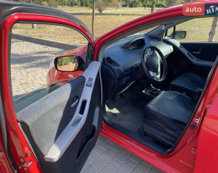 Тойота Ярис 2006 в Измаиле на Automoto.ua Красный Тойота Ярис, объемом двигателя 1.3 л и пробегом 152 тыс. км за 5450 $, фото 6 на Automoto.ua