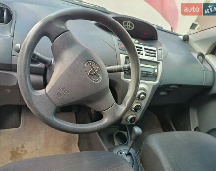 Червоний Тойота Яріс, об'ємом двигуна 1.3 л та пробігом 152 тис. км за 6000 $, фото 14 на Automoto.ua