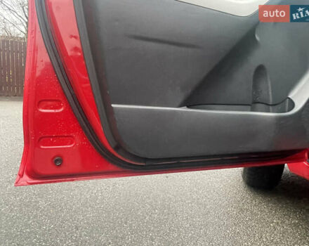 Красный Тойота Ярис, объемом двигателя 1.3 л и пробегом 182 тыс. км за 5900 $, фото 7 на Automoto.ua