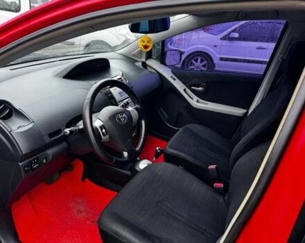 Красный Тойота Ярис, объемом двигателя 1.3 л и пробегом 147 тыс. км за 5400 $, фото 7 на Automoto.ua