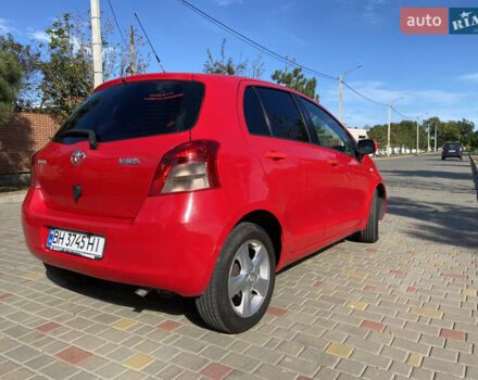 Тойота Ярис 2006 в Измаиле на Automoto.ua Красный Тойота Ярис, объемом двигателя 1.3 л и пробегом 152 тыс. км за 5450 $, фото 3 на Automoto.ua