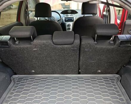 Червоний Тойота Яріс, об'ємом двигуна 1.3 л та пробігом 152 тис. км за 6000 $, фото 19 на Automoto.ua