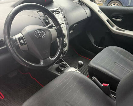 Тойота Яріс 2006 у Львові на Automoto.ua Червоний Тойота Яріс, об'ємом двигуна 1.3 л та пробігом 149 тис. км за 4900 $, фото 11 на Automoto.ua