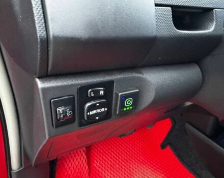 Красный Тойота Ярис, объемом двигателя 1.3 л и пробегом 147 тыс. км за 5400 $, фото 9 на Automoto.ua