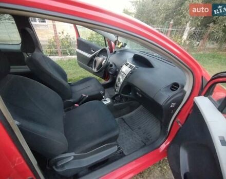 Красный Тойота Ярис, объемом двигателя 1.3 л и пробегом 186 тыс. км за 5300 $, фото 11 на Automoto.ua