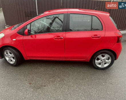Красный Тойота Ярис, объемом двигателя 1.3 л и пробегом 182 тыс. км за 5900 $, фото 2 на Automoto.ua