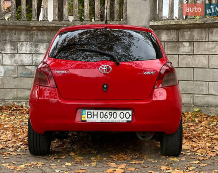Красный Тойота Ярис, объемом двигателя 1.3 л и пробегом 158 тыс. км за 4999 $, фото 4 на Automoto.ua