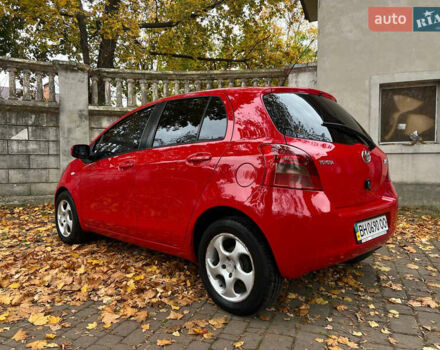 Красный Тойота Ярис, объемом двигателя 1.3 л и пробегом 158 тыс. км за 4999 $, фото 2 на Automoto.ua