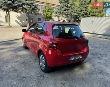 Красный Тойота Ярис, объемом двигателя 1.3 л и пробегом 201 тыс. км за 6200 $, фото 5 на Automoto.ua