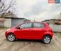 Червоний Тойота Яріс, об'ємом двигуна 1.3 л та пробігом 93 тис. км за 6500 $, фото 2 на Automoto.ua