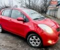 Червоний Тойота Яріс, об'ємом двигуна 1.3 л та пробігом 93 тис. км за 6500 $, фото 1 на Automoto.ua