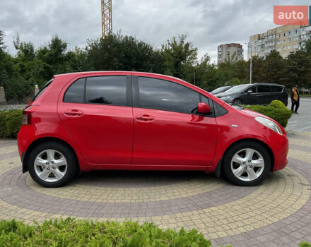 Красный Тойота Ярис, объемом двигателя 1.3 л и пробегом 153 тыс. км за 7300 $, фото 7 на Automoto.ua