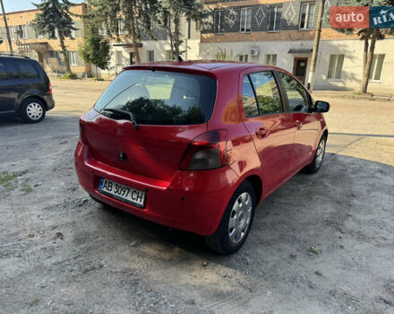 Красный Тойота Ярис, объемом двигателя 1.3 л и пробегом 201 тыс. км за 6200 $, фото 4 на Automoto.ua