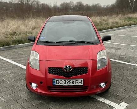 Красный Тойота Ярис, объемом двигателя 1.4 л и пробегом 386 тыс. км за 4700 $, фото 1 на Automoto.ua