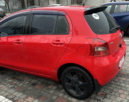 Красный Тойота Ярис, объемом двигателя 1.3 л и пробегом 151 тыс. км за 7100 $, фото 2 на Automoto.ua