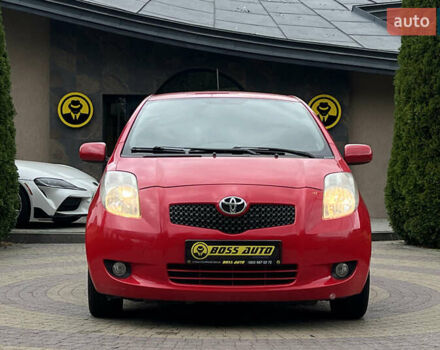 Красный Тойота Ярис, объемом двигателя 1.3 л и пробегом 153 тыс. км за 7300 $, фото 1 на Automoto.ua