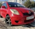 Красный Тойота Ярис, объемом двигателя 1.3 л и пробегом 143 тыс. км за 3999 $, фото 1 на Automoto.ua