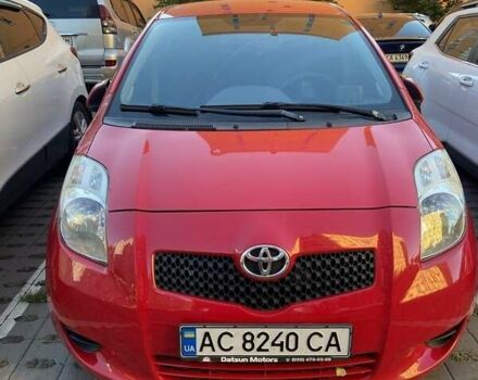 Красный Тойота Ярис, объемом двигателя 1.3 л и пробегом 117 тыс. км за 6500 $, фото 3 на Automoto.ua