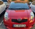 Красный Тойота Ярис, объемом двигателя 1.3 л и пробегом 117 тыс. км за 6500 $, фото 3 на Automoto.ua