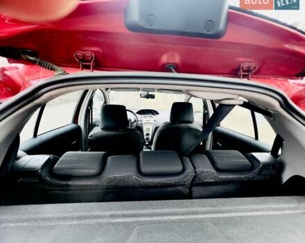 Червоний Тойота Яріс, об'ємом двигуна 1.3 л та пробігом 93 тис. км за 6500 $, фото 6 на Automoto.ua