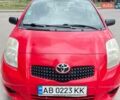 Красный Тойота Ярис, объемом двигателя 1 л и пробегом 153 тыс. км за 4000 $, фото 1 на Automoto.ua