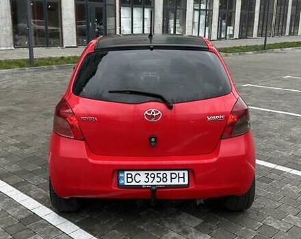 Красный Тойота Ярис, объемом двигателя 1.4 л и пробегом 386 тыс. км за 4700 $, фото 4 на Automoto.ua