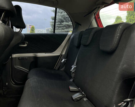 Красный Тойота Ярис, объемом двигателя 1.3 л и пробегом 153 тыс. км за 7300 $, фото 18 на Automoto.ua