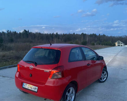 Красный Тойота Ярис, объемом двигателя 1 л и пробегом 192 тыс. км за 3250 $, фото 4 на Automoto.ua