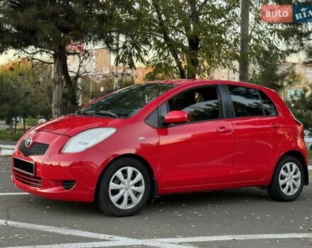 Красный Тойота Ярис, объемом двигателя 1.3 л и пробегом 140 тыс. км за 5900 $, фото 3 на Automoto.ua