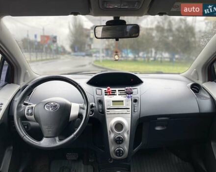 Красный Тойота Ярис, объемом двигателя 1.3 л и пробегом 138 тыс. км за 5899 $, фото 8 на Automoto.ua