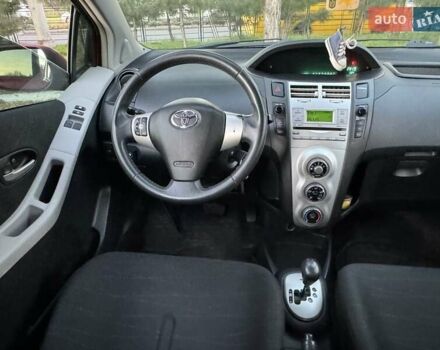 Красный Тойота Ярис, объемом двигателя 1.3 л и пробегом 140 тыс. км за 5900 $, фото 16 на Automoto.ua