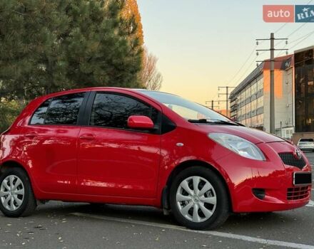 Красный Тойота Ярис, объемом двигателя 1.3 л и пробегом 140 тыс. км за 5900 $, фото 2 на Automoto.ua